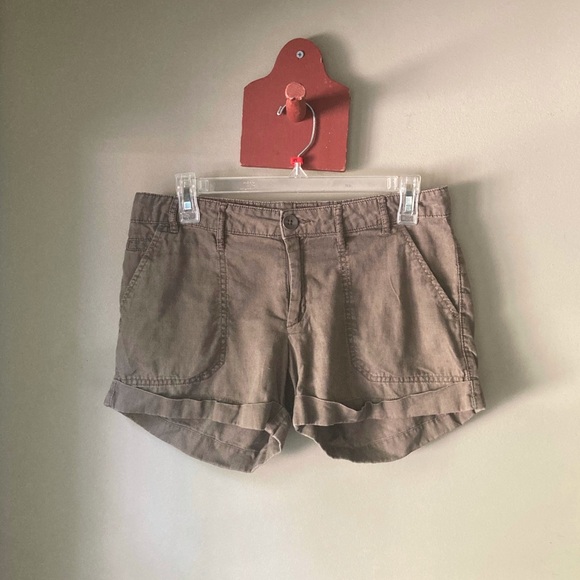 Gap Brown Roll Cuff Shorts 6 - Picture 2 of 7